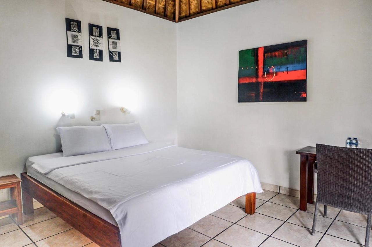 Ocean Sun Homestay Tulamben Exterior foto